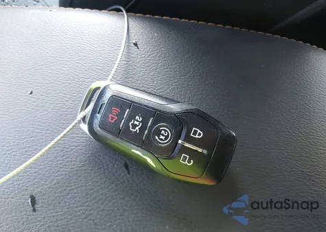 2016 Ford Mustang V6 z USA, uszkodzony, nr VIN 1FATP8EM3G5221985